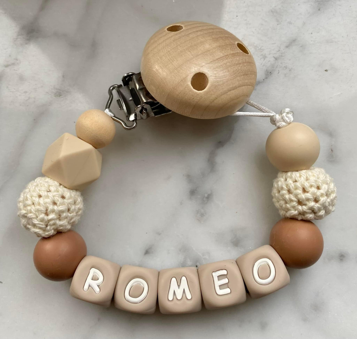 Attache tétine "ROMEO"