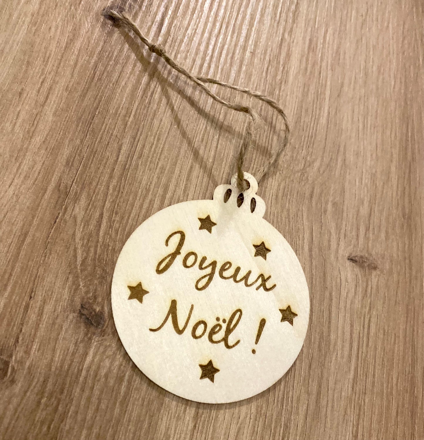 Boule de Noël en bois personnalisée