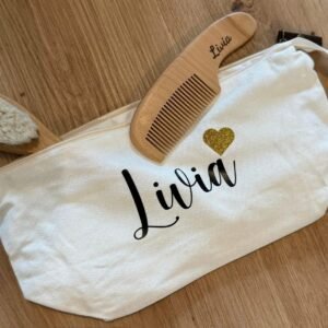 trousse personnalisée avec brosse et peigne gravés