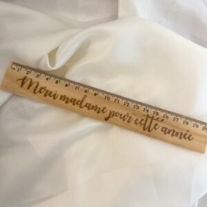 Latte en bois personnalisée