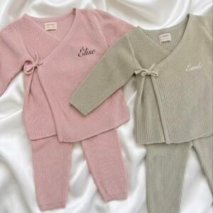 Tenue de naissance en maille